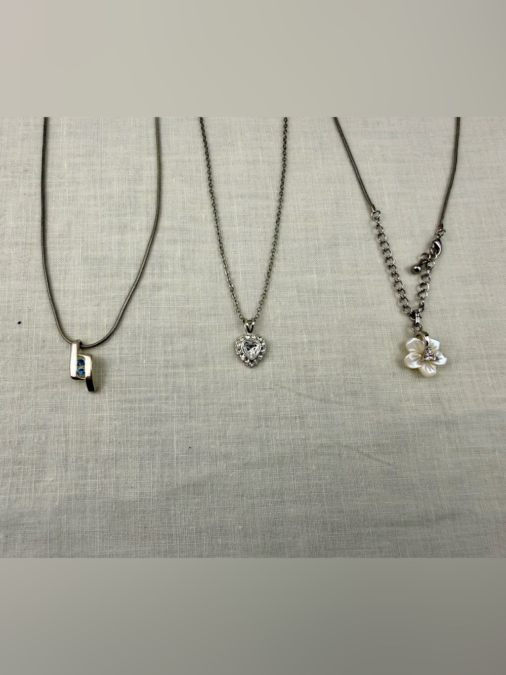 3 Silver Tone Pendant Necklaces Heart Flower Blue Rhinestone Jewelry Lot - Picture 10 of 10